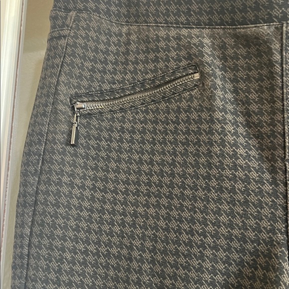 Liverpool Black Textured Leggings - Picture 5 of 10